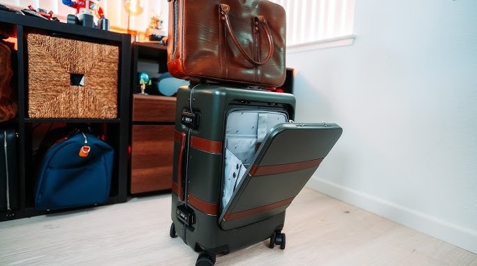 Best Space Saving Carry On Luggages