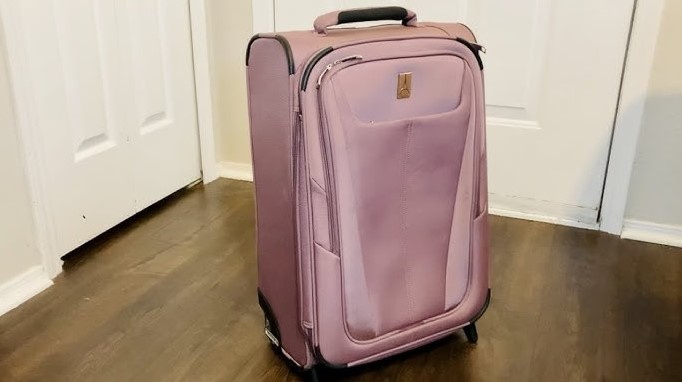 best rated 22 inch carry on luggages
